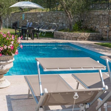 Agricampeggio Relax Maxicaravan Castelletto Di Brenzone Exterior photo