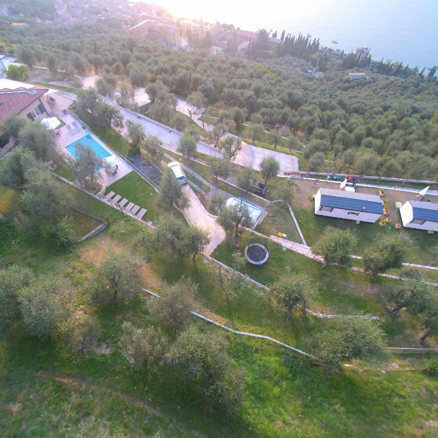 Agricampeggio Relax Maxicaravan Castelletto Di Brenzone Exterior photo