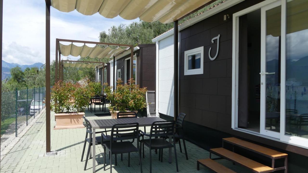 Agricampeggio Relax Maxicaravan Castelletto Di Brenzone Exterior photo