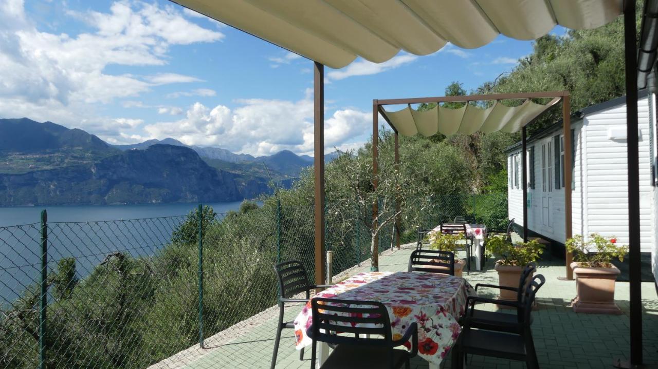 Agricampeggio Relax Maxicaravan Castelletto Di Brenzone Exterior photo
