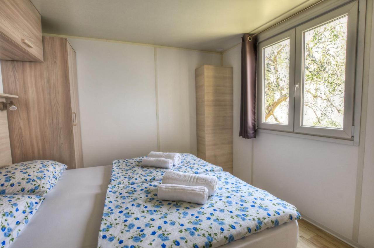 Agricampeggio Relax Maxicaravan Castelletto Di Brenzone Exterior photo